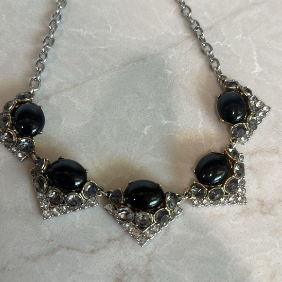 Black and silver necklace - Picture 2 of 3